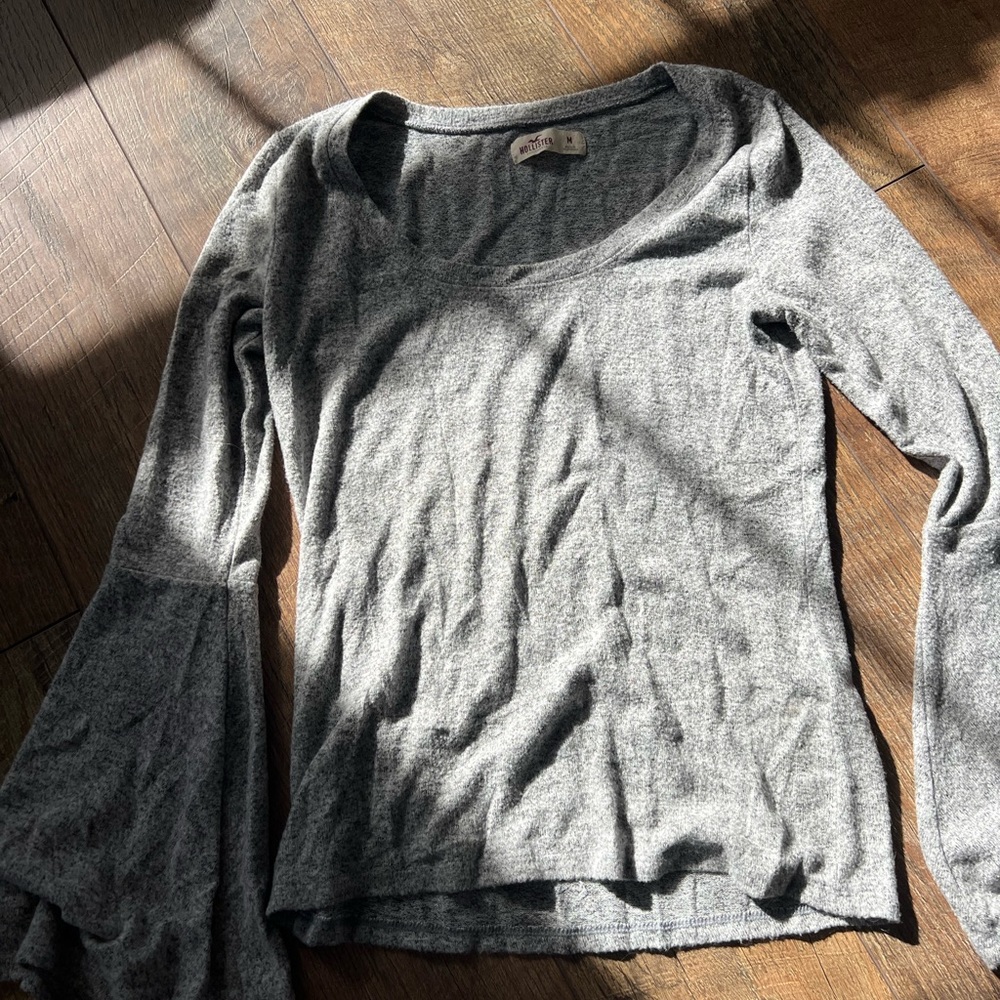 Hollister top
